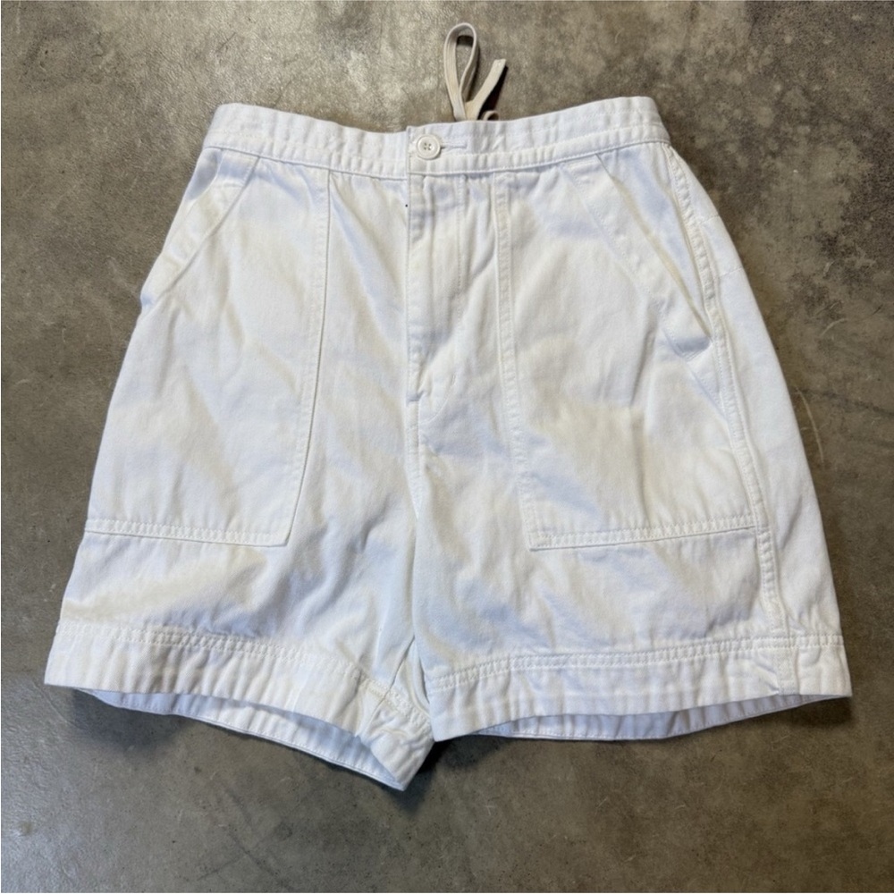 Uniqlo White Cargo Shorts with Relaxed Fit